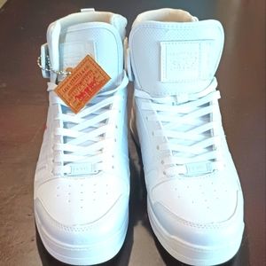 BRAND NEW HIGH TOP LEVIS
